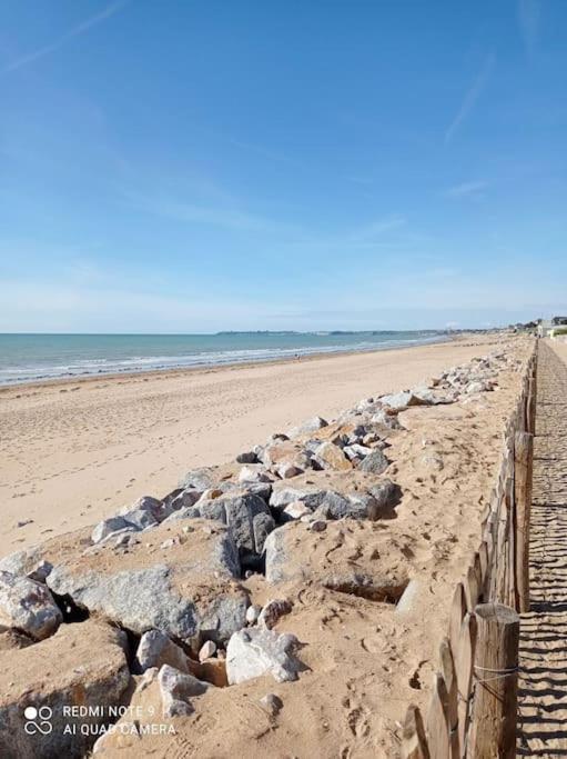 Maison Au Calme Bord De Mer Jullouville-les-Pins Ngoại thất bức ảnh